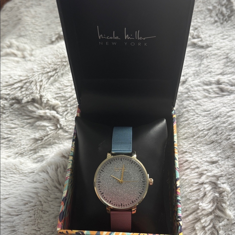 Nicole Miller New York Womenโs Mesh Band Watch Gold NWT Gift